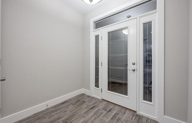 Beautiful, Nearly New Home in PRIME location!!