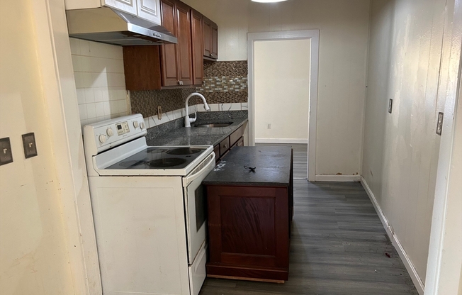 4 beds, 1 bath, 1,350 sqft, $2,400, Unit 2