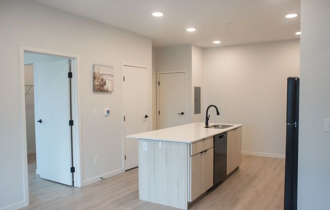 2 beds, 2 baths, 730 sqft, $1,525, Unit 206