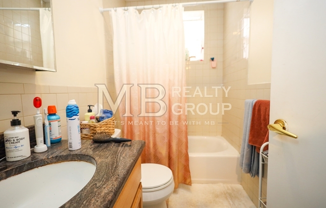 3 beds, 1 bath, 750 sqft, $4,900, Unit 504