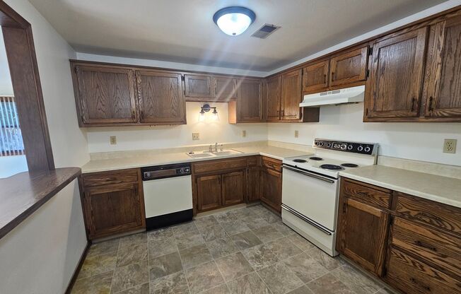 2 beds, 2 baths, 1,034 sqft, $1,299, Unit 1401 018