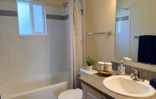 2 beds, 1 bath, 806 sqft, $1,469, Unit 6