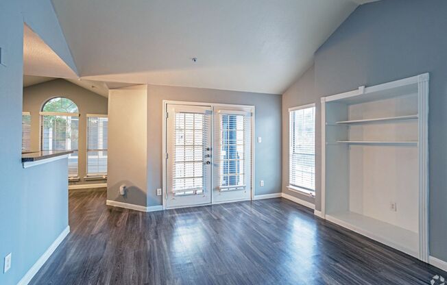 1 bed, 1 bath, 802 sqft, $1,575, Unit 714-u