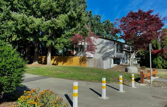 4BR | 3BA Spacious House with Large Backyard