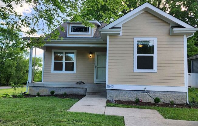 Front Porch Living in Madison on Corner lot- 3 bed, 2 bath home
