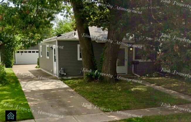 7825 Pine St.