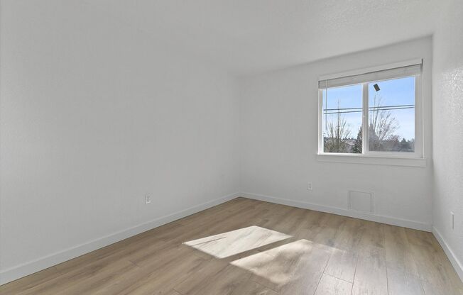 2 beds, 1 bath, 803 sqft, $1,575, Unit CMV 12215 - 101