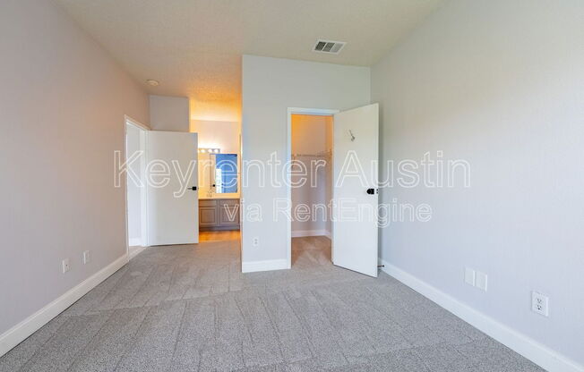 2 beds, 2 baths, 1,004 sqft, $1,650, Unit 380