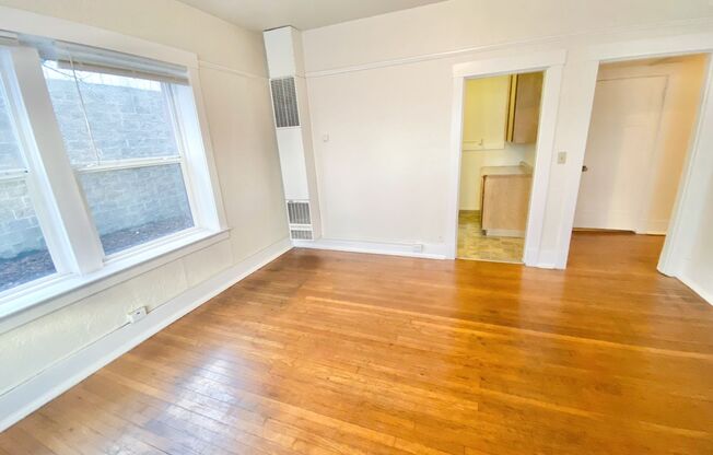 1 bed, 1 bath, 530 sqft, $1,295, Unit 005