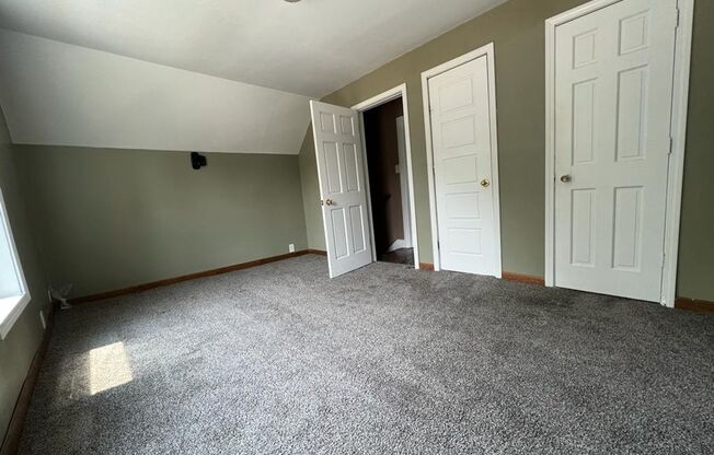 2 beds, 1 bath, $1,200