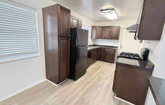 2 beds, 1 bath, $2,550