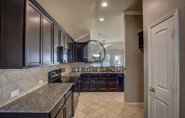 3 beds, 2 baths, 1,390 sqft, $1,895