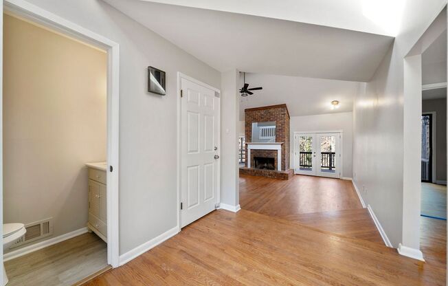 Beautifully RENOVATED Home in ROSWELL With AMAZING Screened in PORCH!!! AVAILABLE NOW!