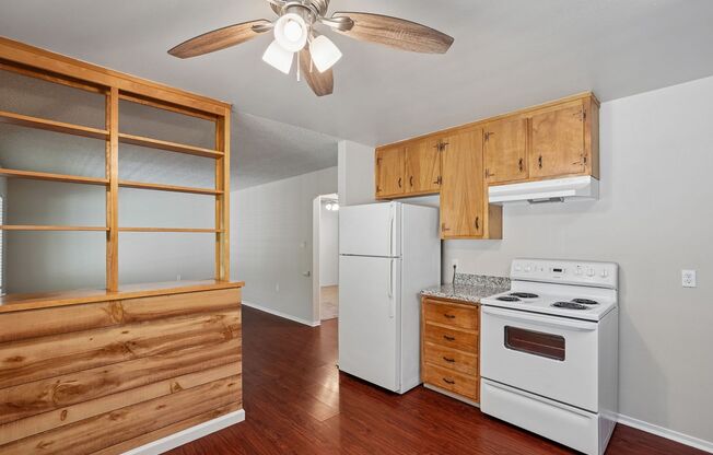 2 beds, 1 bath, 850 sqft, $1,600, Unit 4554