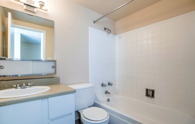 1 bed, 1 bath, 675 sqft, $1,275, Unit 174