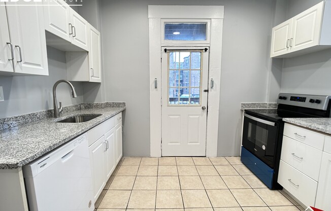8 Royce Rd Apt 2