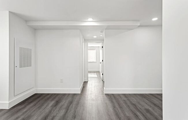 3 beds, 2 baths, 788 sqft, $3,580, Unit 6701-207