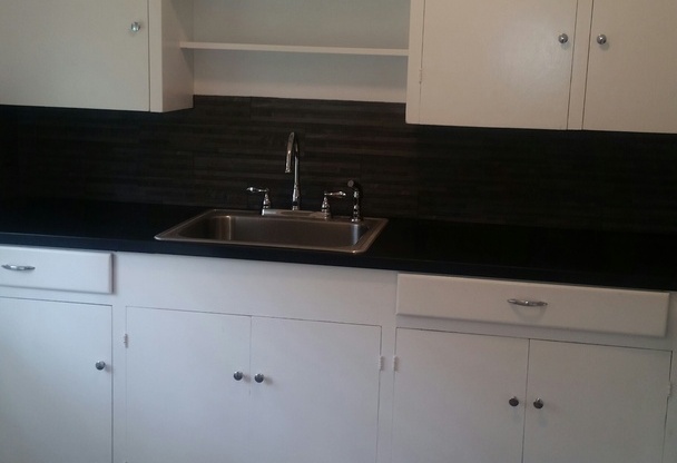 1 bed, 1 bath, 686 sqft, $1,500, Unit 27