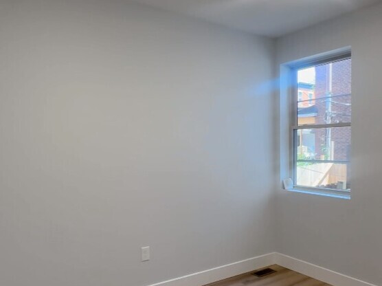 3215 N 13 ST