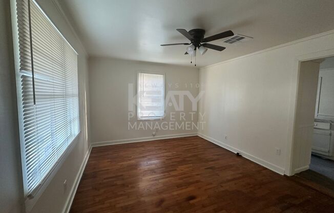 3 beds, 2 baths, $1,100