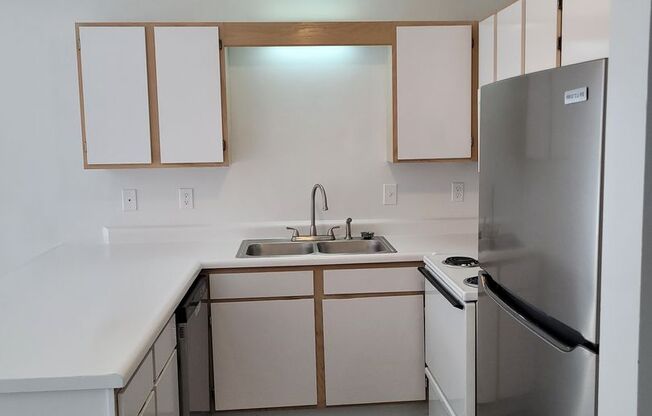 1 bed, 1 bath, 600 sqft, $945, Unit 190112F