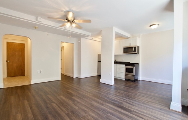 Studio, 1 bath, 527 sqft, $1,425, Unit 0206