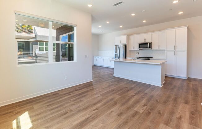 Two Weeks Free! Newer Condo w/Garage, Laundry, 3 Bdrm/2 Bath, Pet-Friendly, in Otay Ranch!