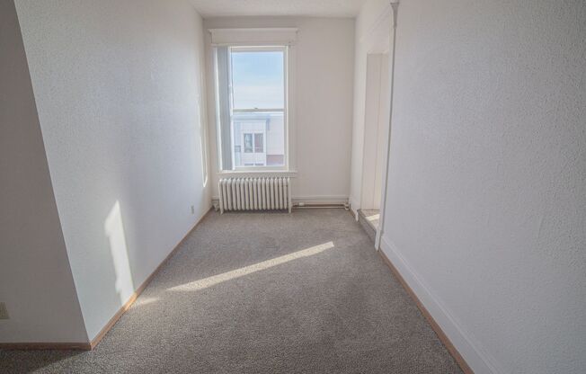 1 bed, 1 bath, 435 sqft, $590, Unit 506