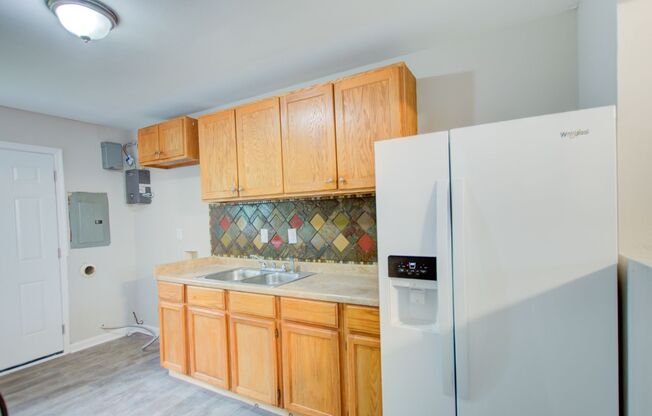 2 beds, 1 bath, $1,100