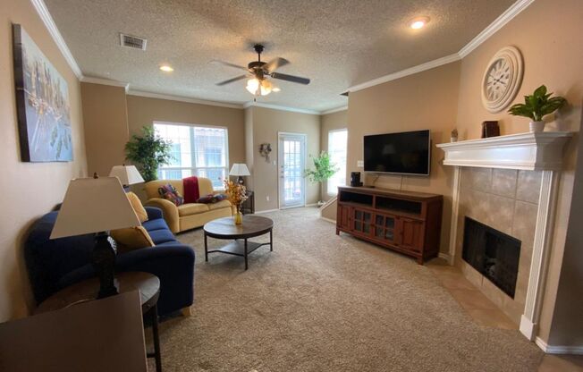 Fully Furnished 3 bed 3.5 Bath Condo - Walk to Tech