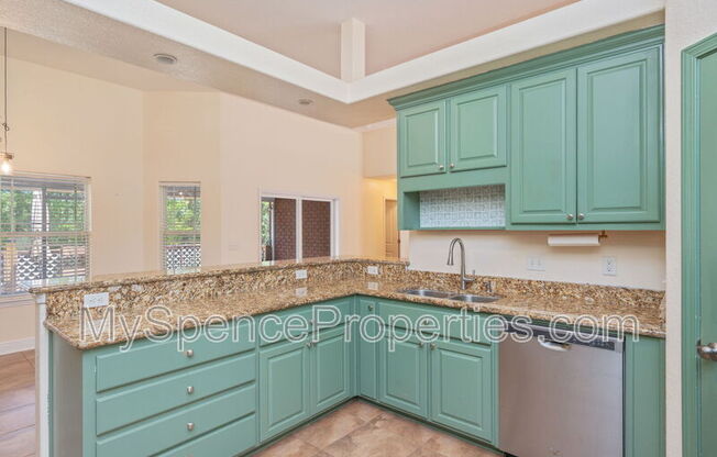 618 TERRITORY LN