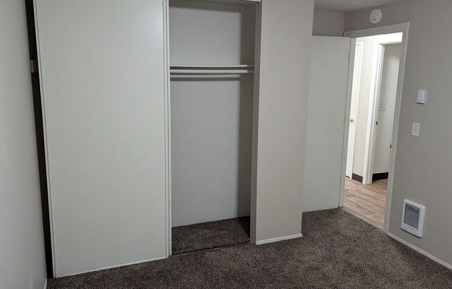 2 beds, 1 bath, $1,195, Unit 5204-A