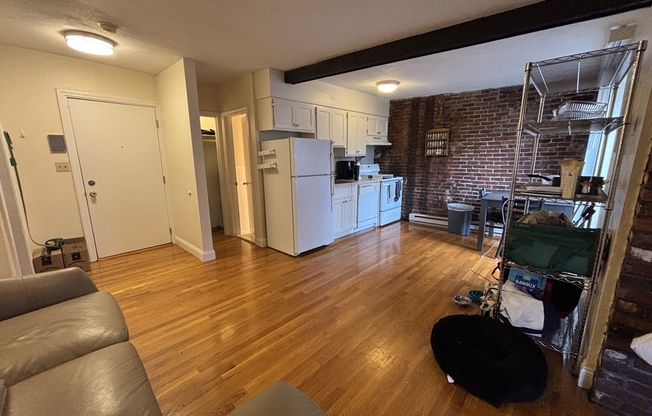 Studio, 1 bath, 700 sqft, $2,495, Unit F