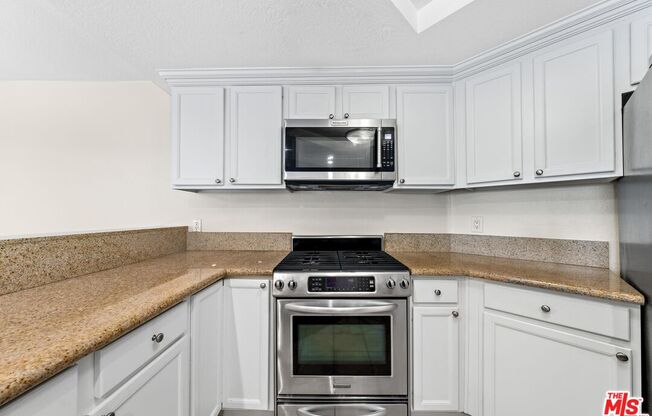 1633 S Bentley Ave Apt 104