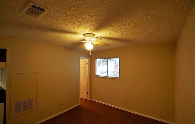 Studio, 1 bath, 500 sqft, $850, Unit 108