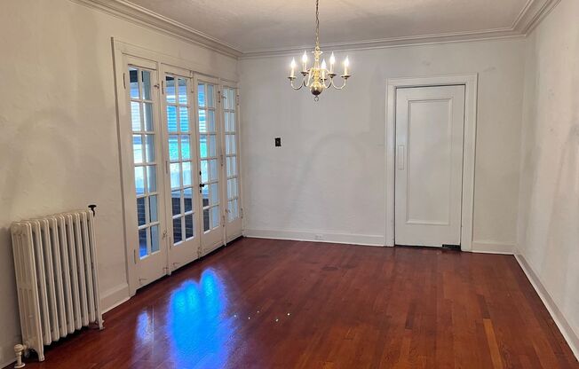 2 beds, 1 bath, 1,050 sqft, $1,695, Unit 01