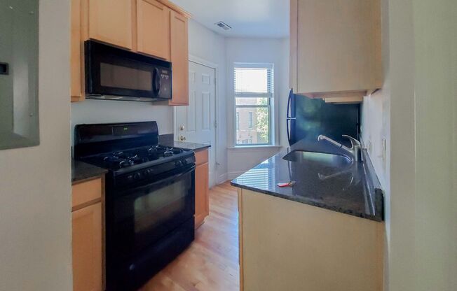 2 beds, 1 bath, 645 sqft, $2,750, Unit 1210WAV2