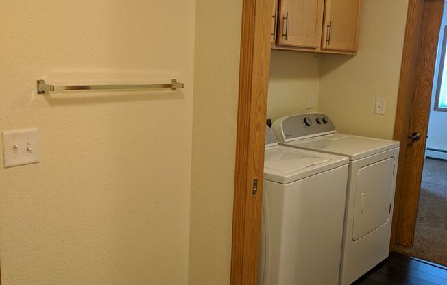 1 bed, 1 bath, 718 sqft, $985, Unit 627-307