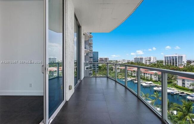 3 beds, 2 baths, $4,300, Unit # 818