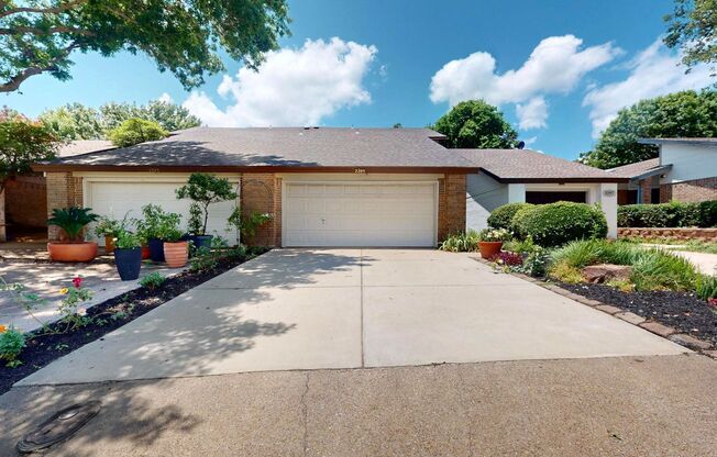 Spacious Townhome with Lake Views on a Prime Corner Lot Near Sapphire Bay