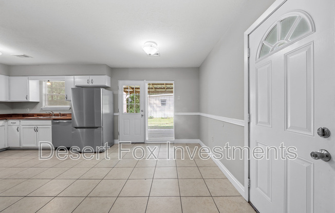101 N IDA LN