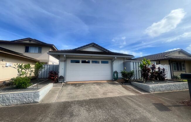 Available now 3-bedroom 2 bath single family home in Waipio