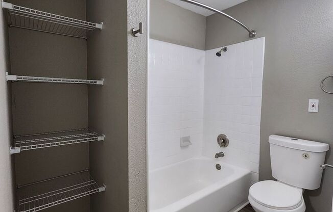 1 bed, 1 bath, 520 sqft, $1,200, Unit 105