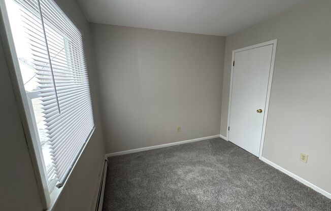 2 beds, 1 bath, 564 sqft, $835, Unit 0009