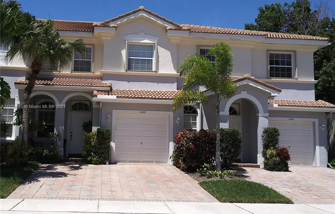 4439 REGAL CT