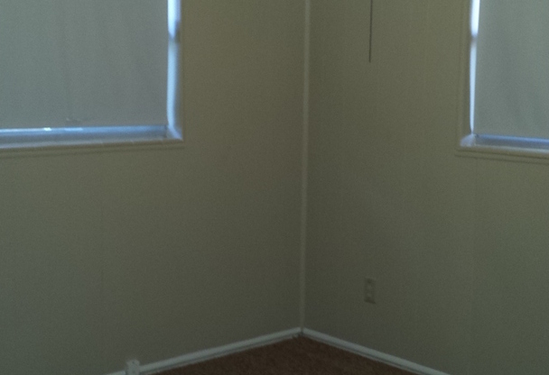 2 beds, 1 bath, $1,700