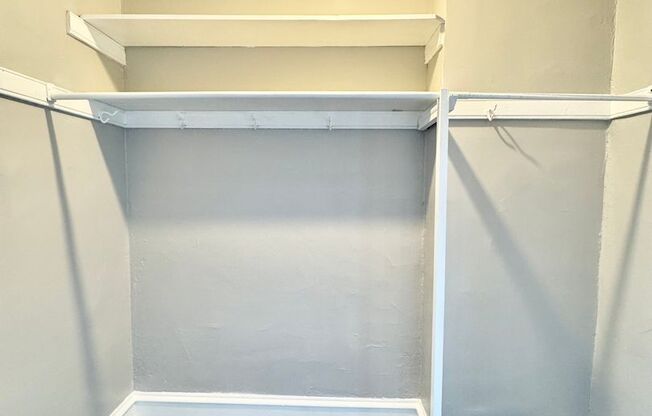 2 beds, 1 bath, $1,195, Unit F-31