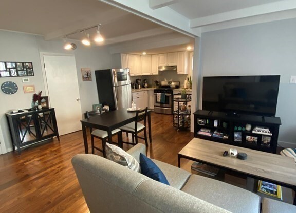 381 Sumner