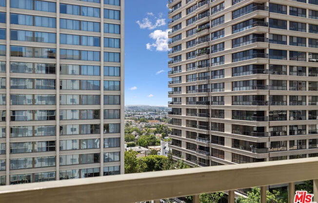 2 beds, 2 baths, 974 sqft, $4,000, Unit 1102