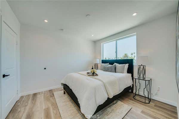 3 beds, 3 baths, 1,300 sqft, $3,499, Unit 301